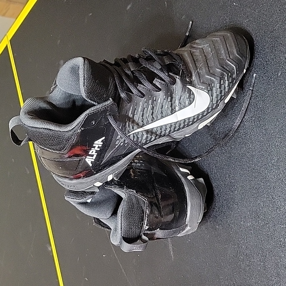 Nike Alpha baseball cleats